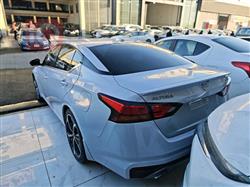 نيسان ألتيما